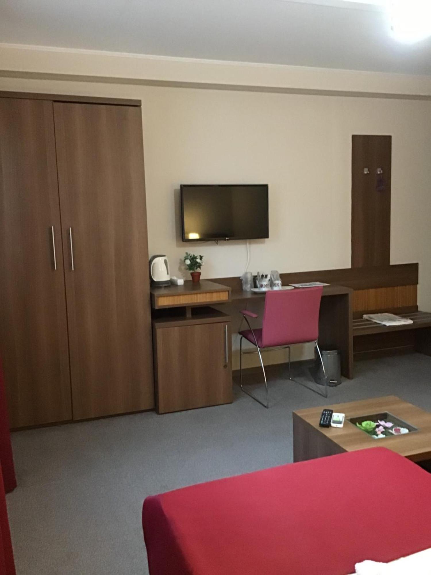 Rora Rose Hotel Букурещ Екстериор снимка