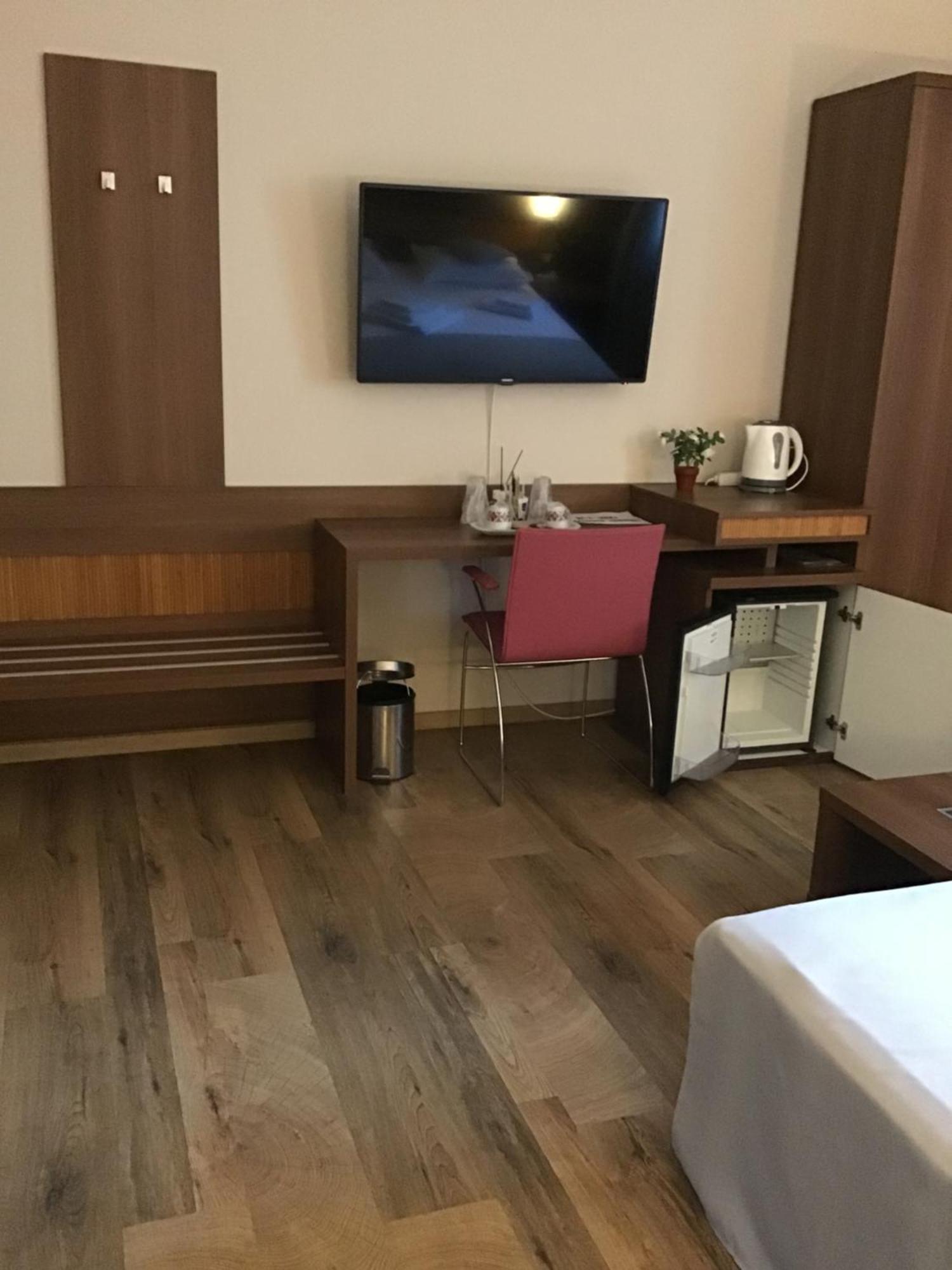 Rora Rose Hotel Букурещ Екстериор снимка