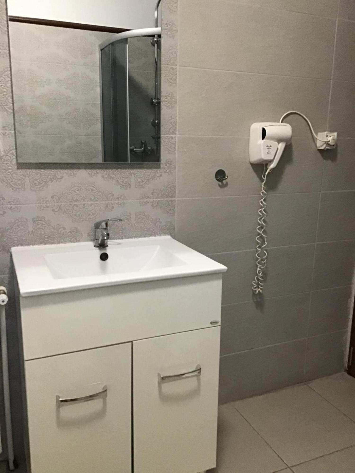 Rora Rose Hotel Букурещ Екстериор снимка