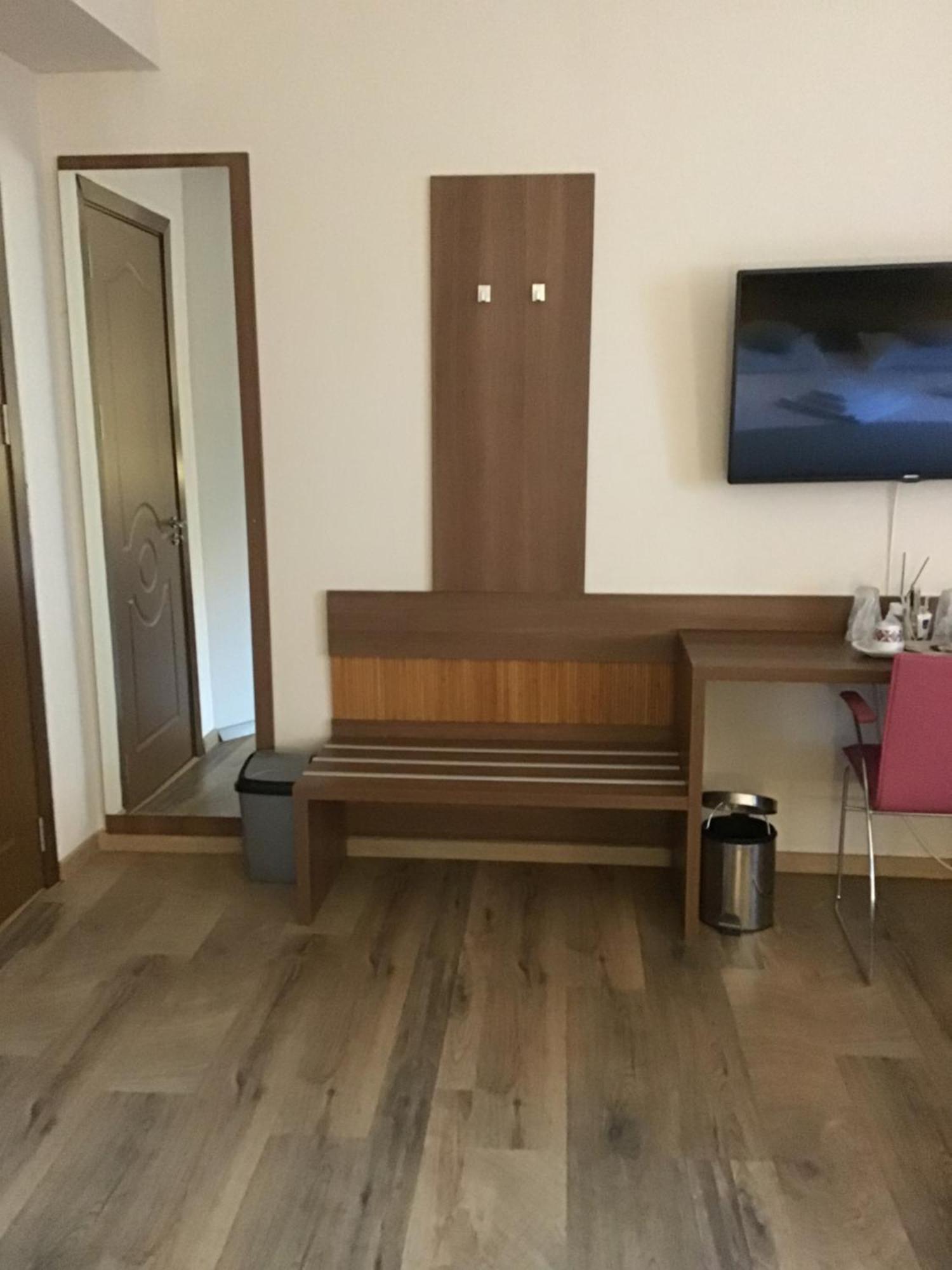 Rora Rose Hotel Букурещ Екстериор снимка