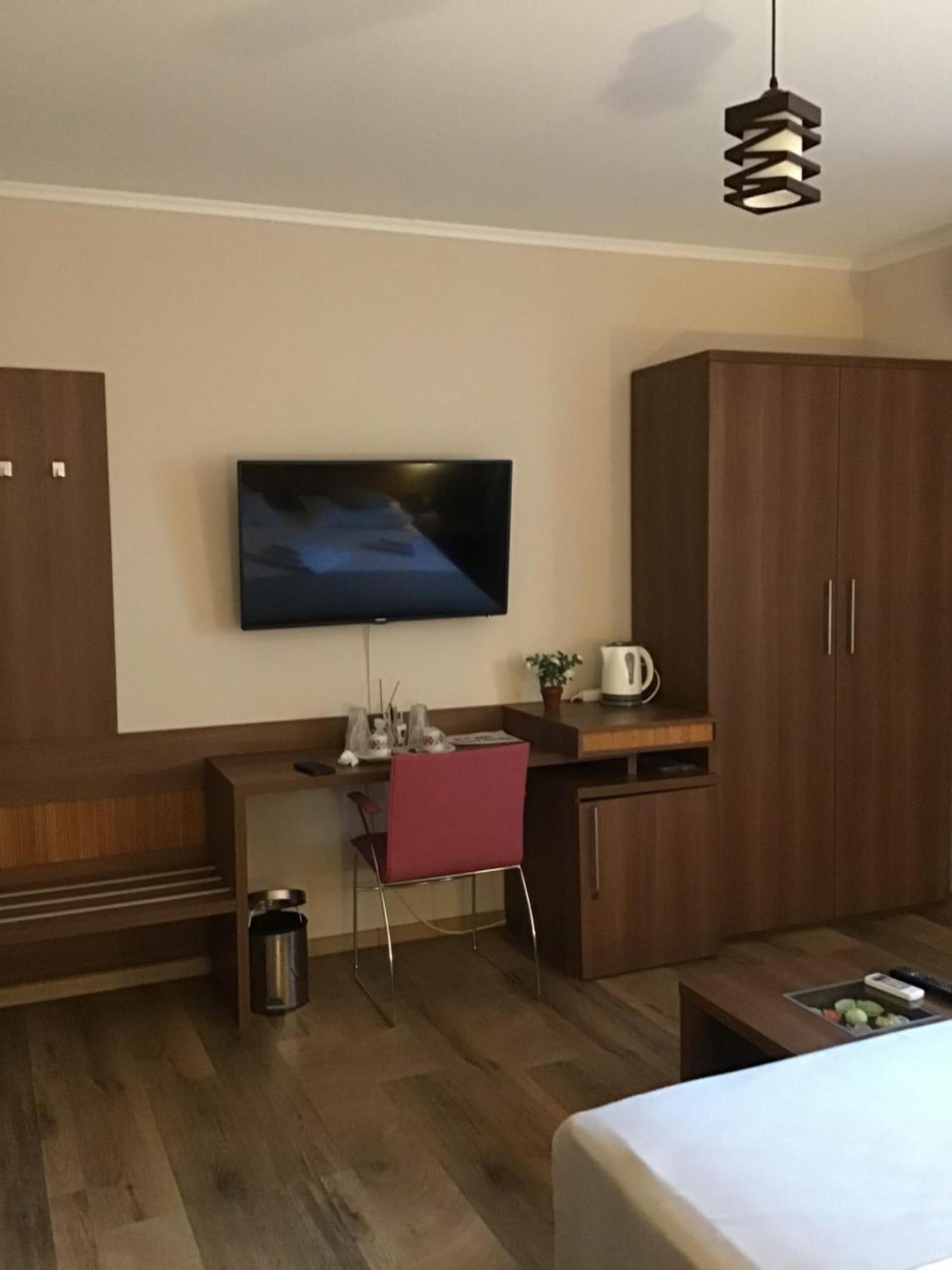 Rora Rose Hotel Букурещ Екстериор снимка